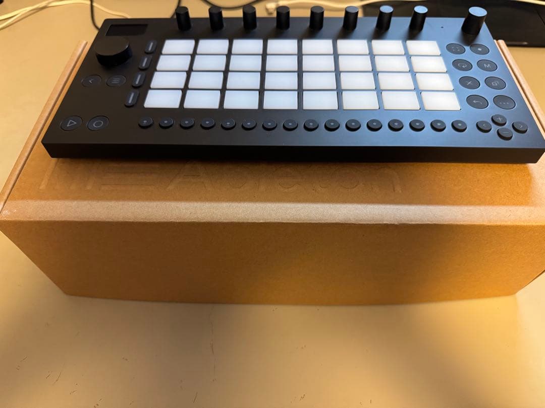 Ableton Move MIDIコントローラー ブラック
