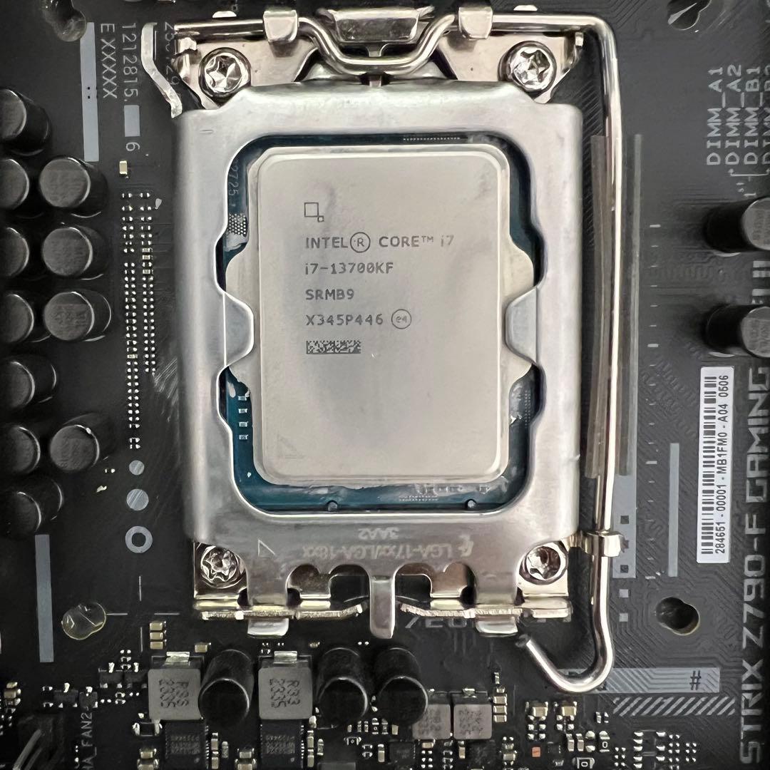 ROG STRIX Z790-F GAMING WiFi ＋i7-13700KF