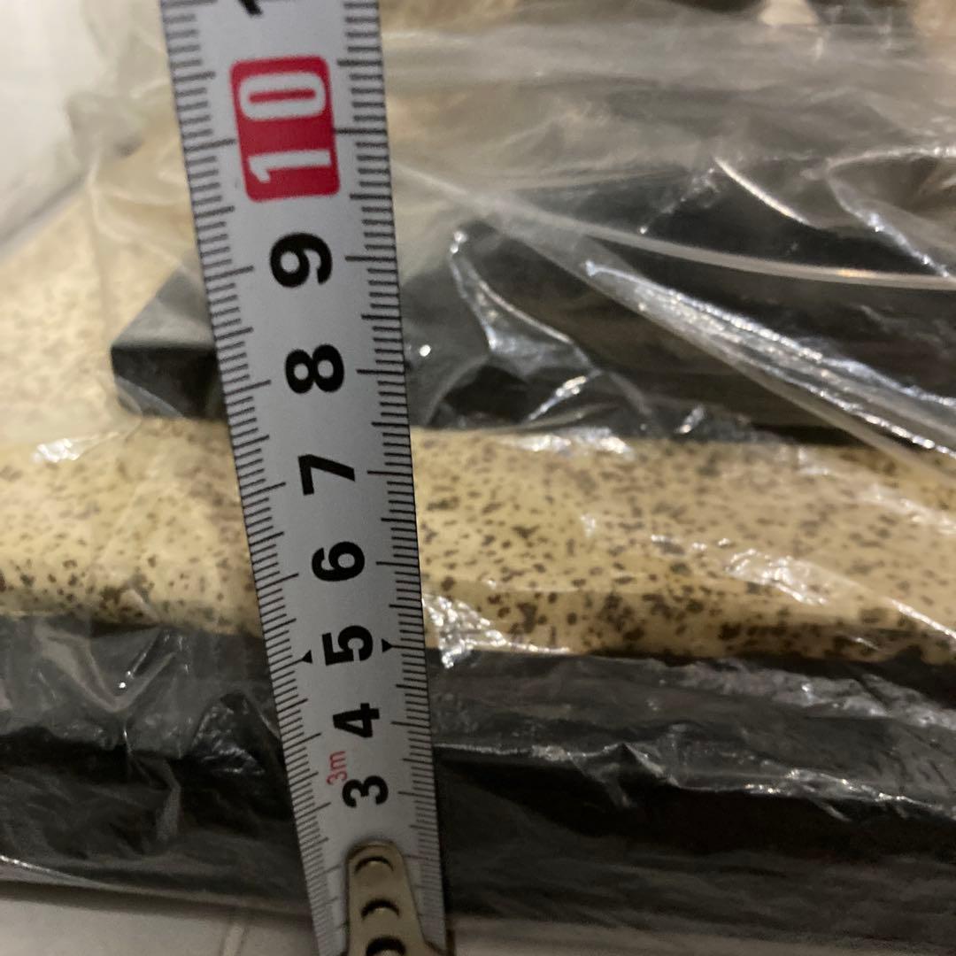 伝統的な日本人形 オレンジと金色