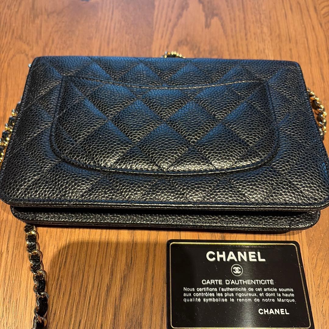 シャネル チェーンウォレット ブラック ゴールド金具