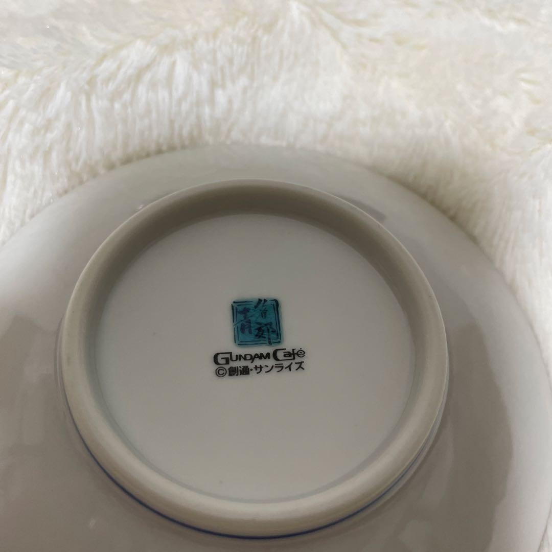 【新品✴︎未使用品】九谷焼　ガンダム とシャア専用ザクセット