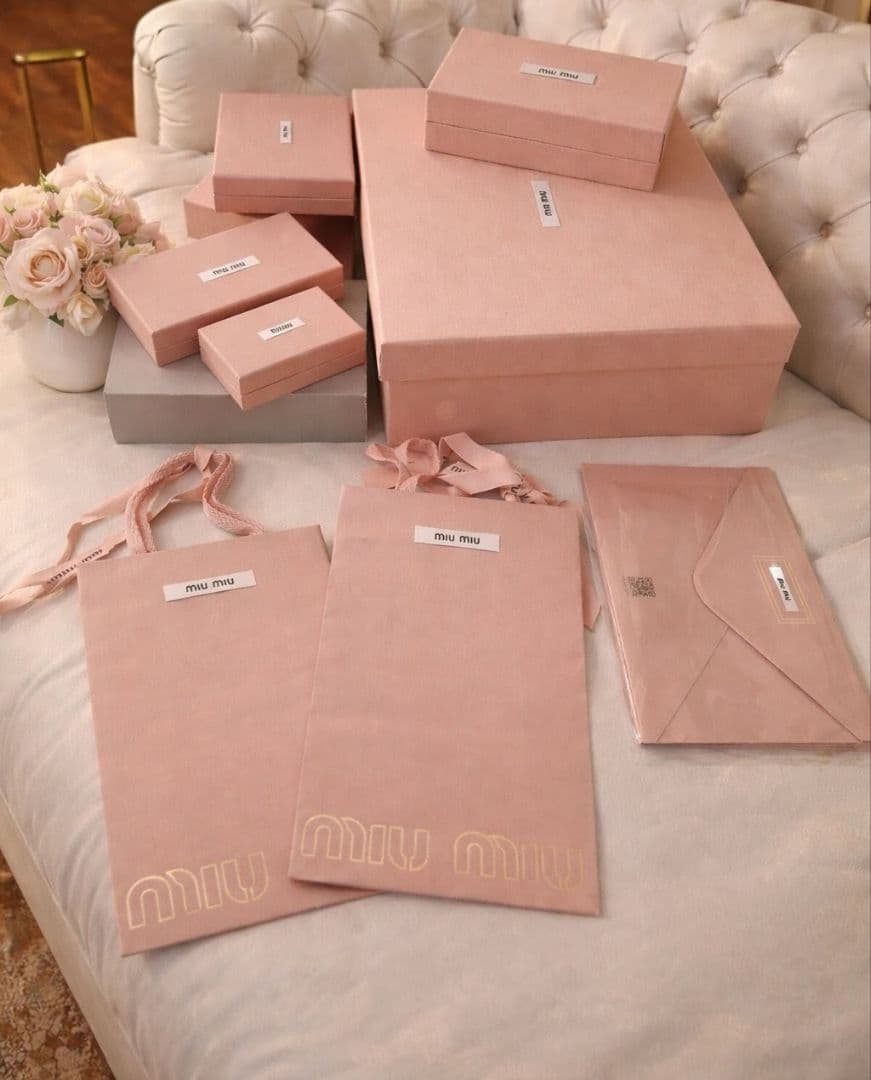 MIU MIU ギフトボックス まとめ売り 7点＋ショッパー2枚、リボン、レター