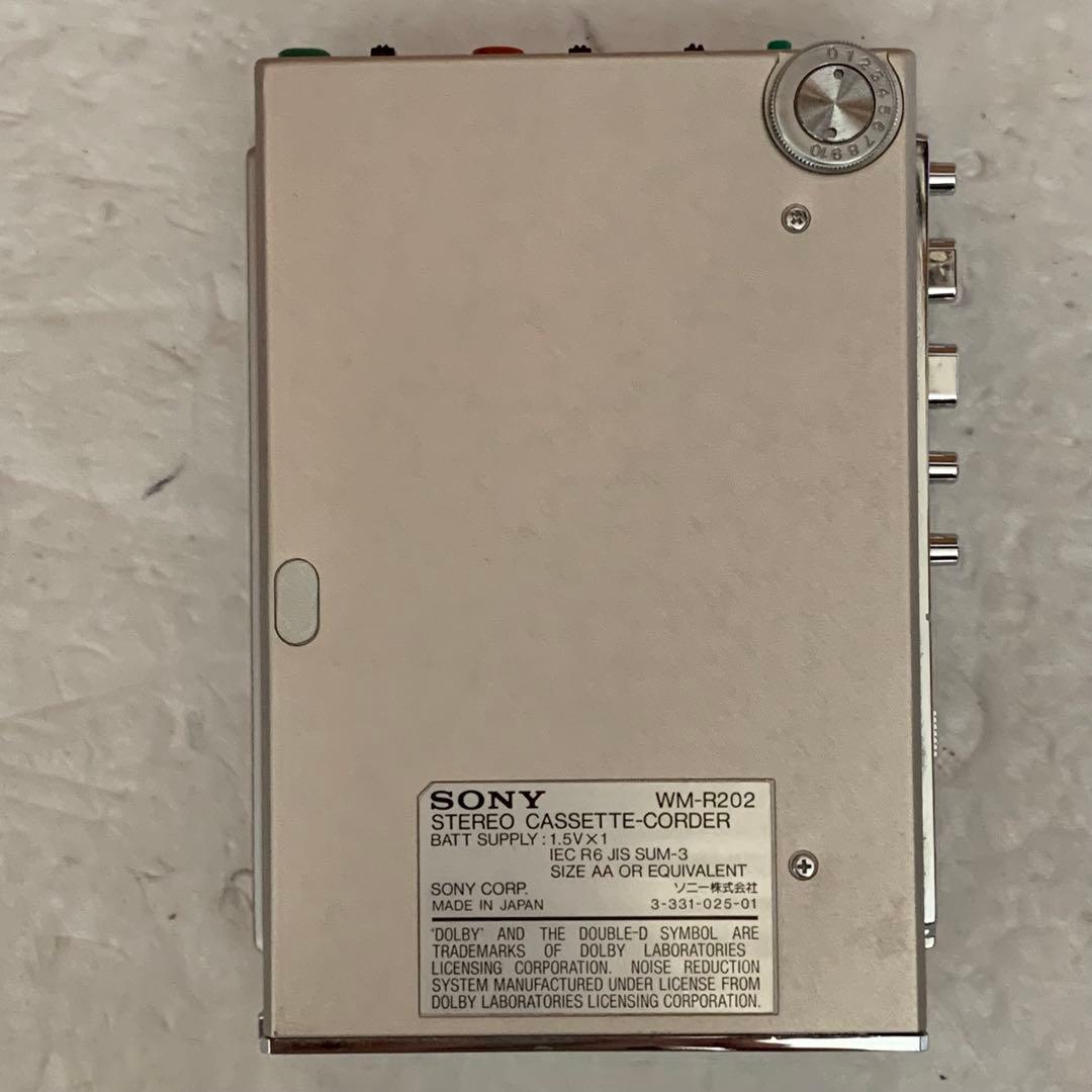 ジャンク ソニー SONY WALKMAN WM-R202 壊れています