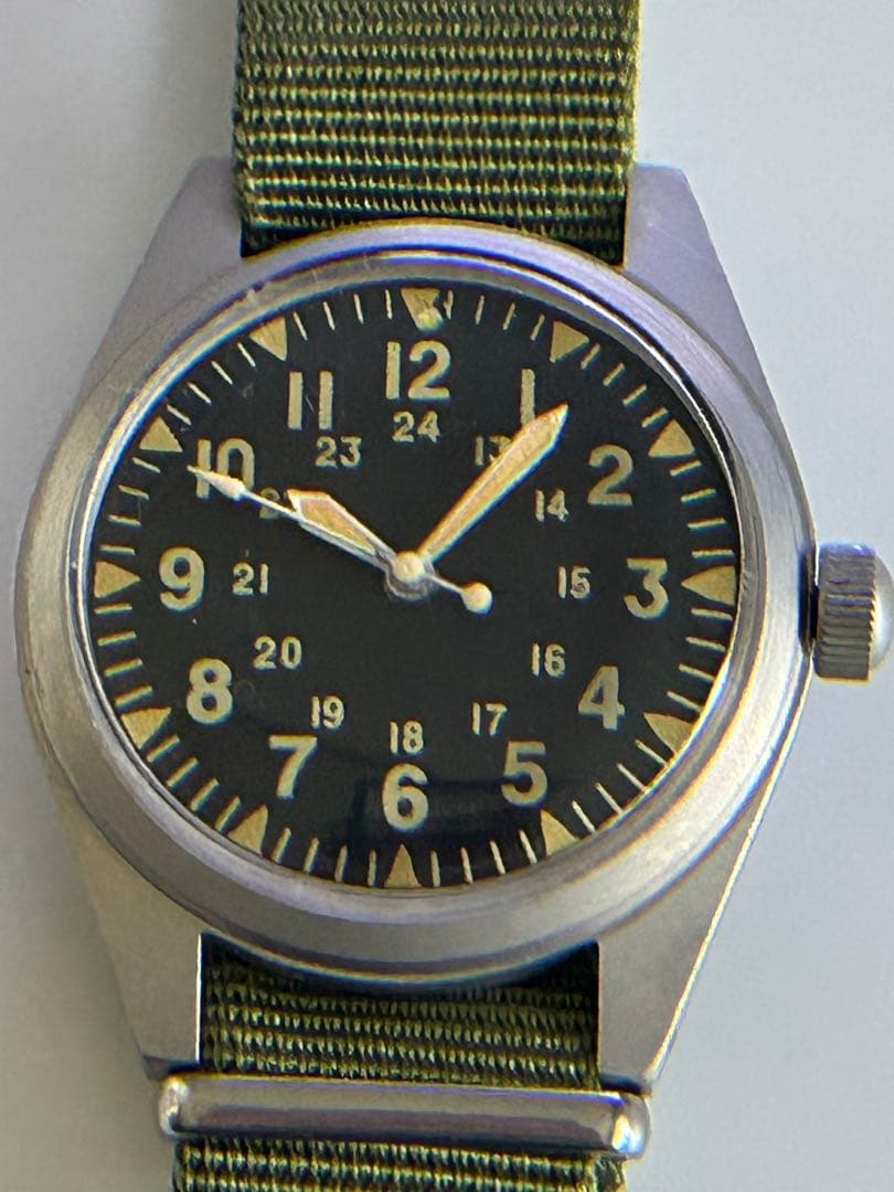 米軍　手巻き腕時計 ミリタリー　黒文字盤 NATOベルト