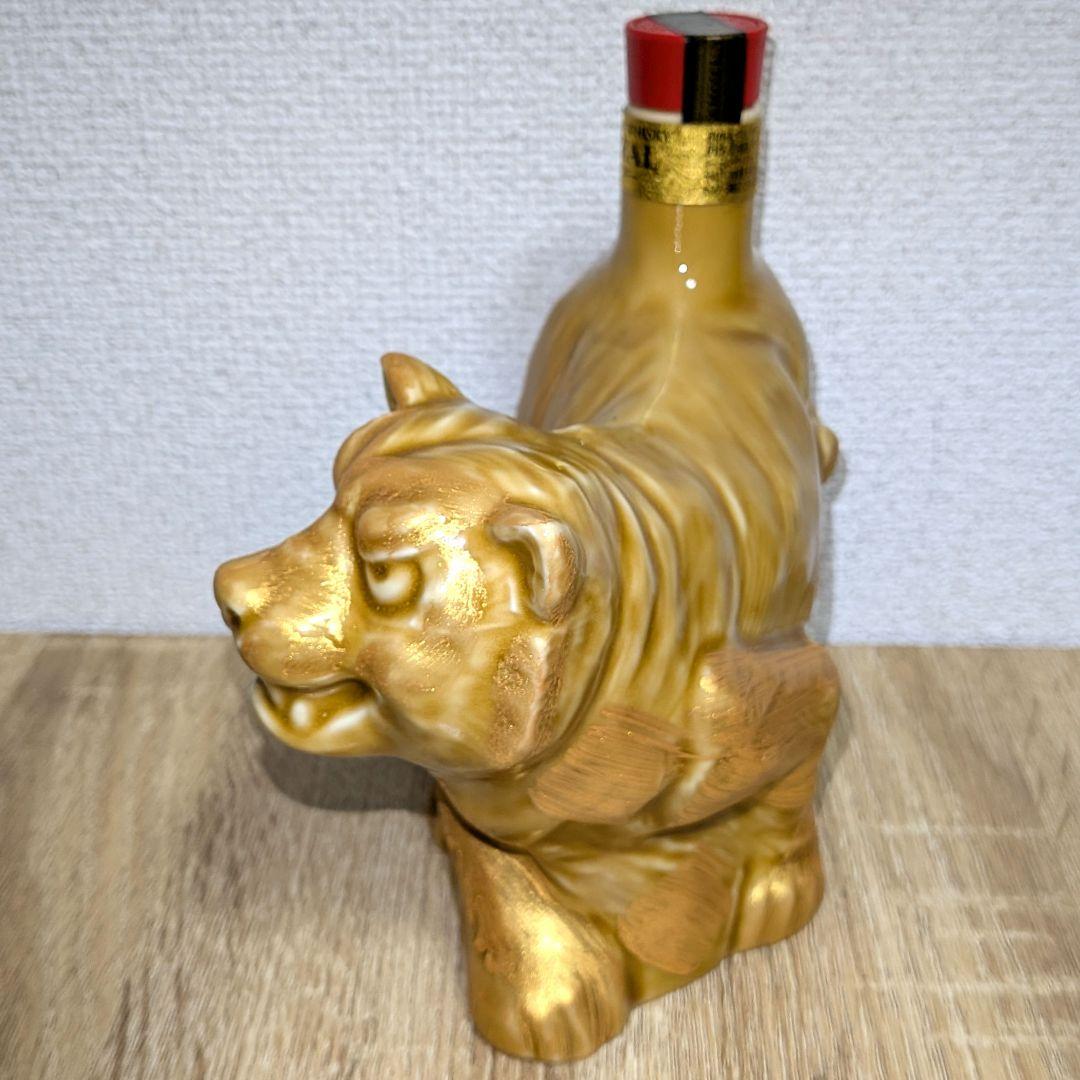 サントリーローヤル　干支　寅歳　2022年　600ml 43%　未開栓　箱有り