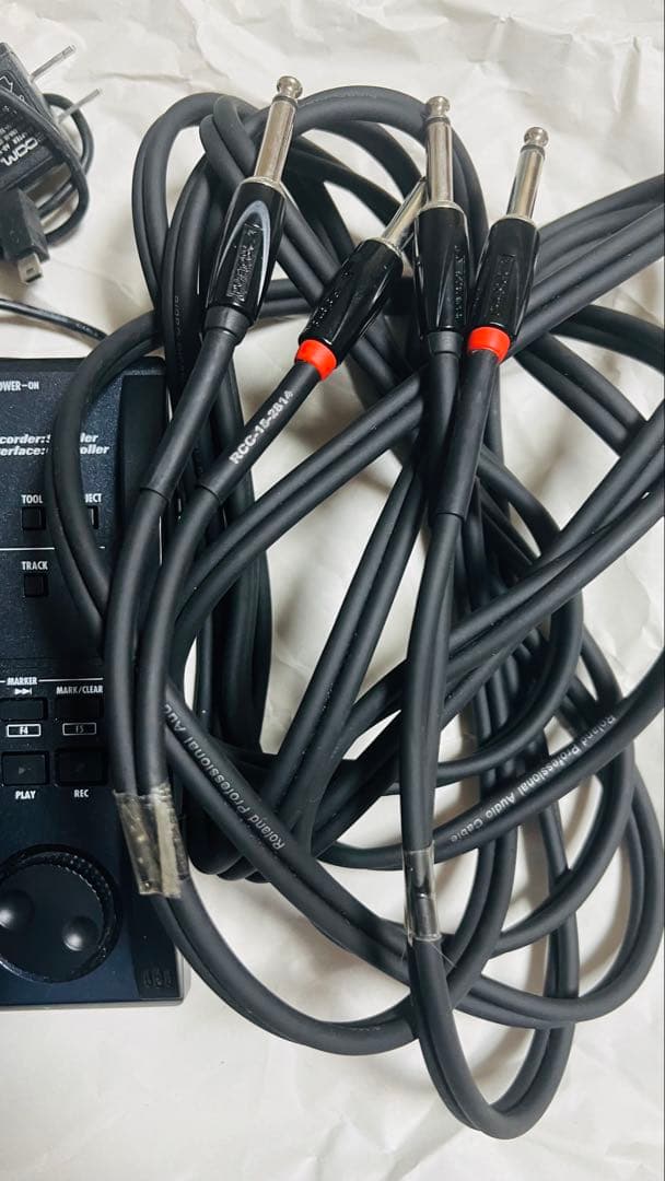 ZOOM R8 MTRとSDカード付き16GBとフットペダルとケースとシールド