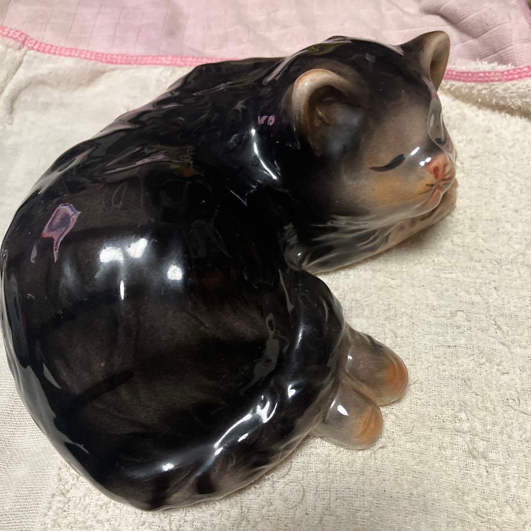 陶器 寝ている猫 置物 約20cm