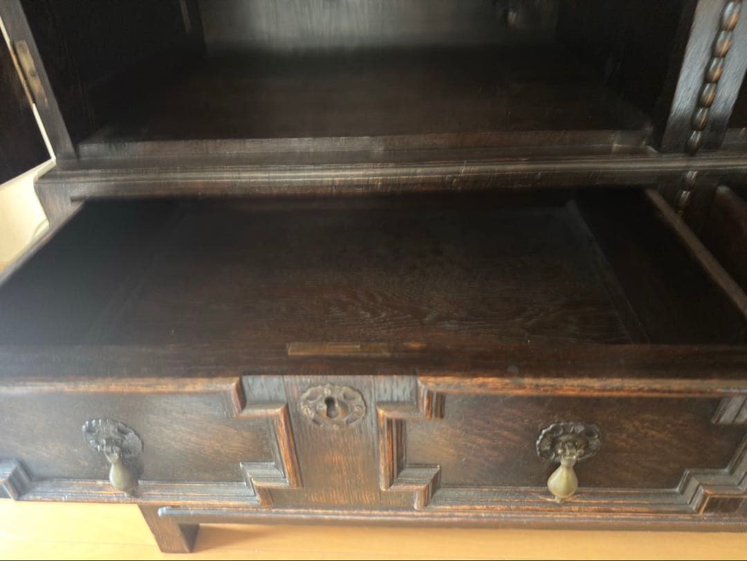 【アンティーク家具】イギリス　キャビネット・サイドボード　ビンテージ