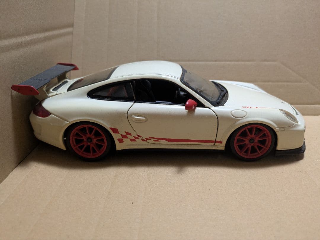 ミニカー Bburago Porsche 911 GT3 RS 1/18