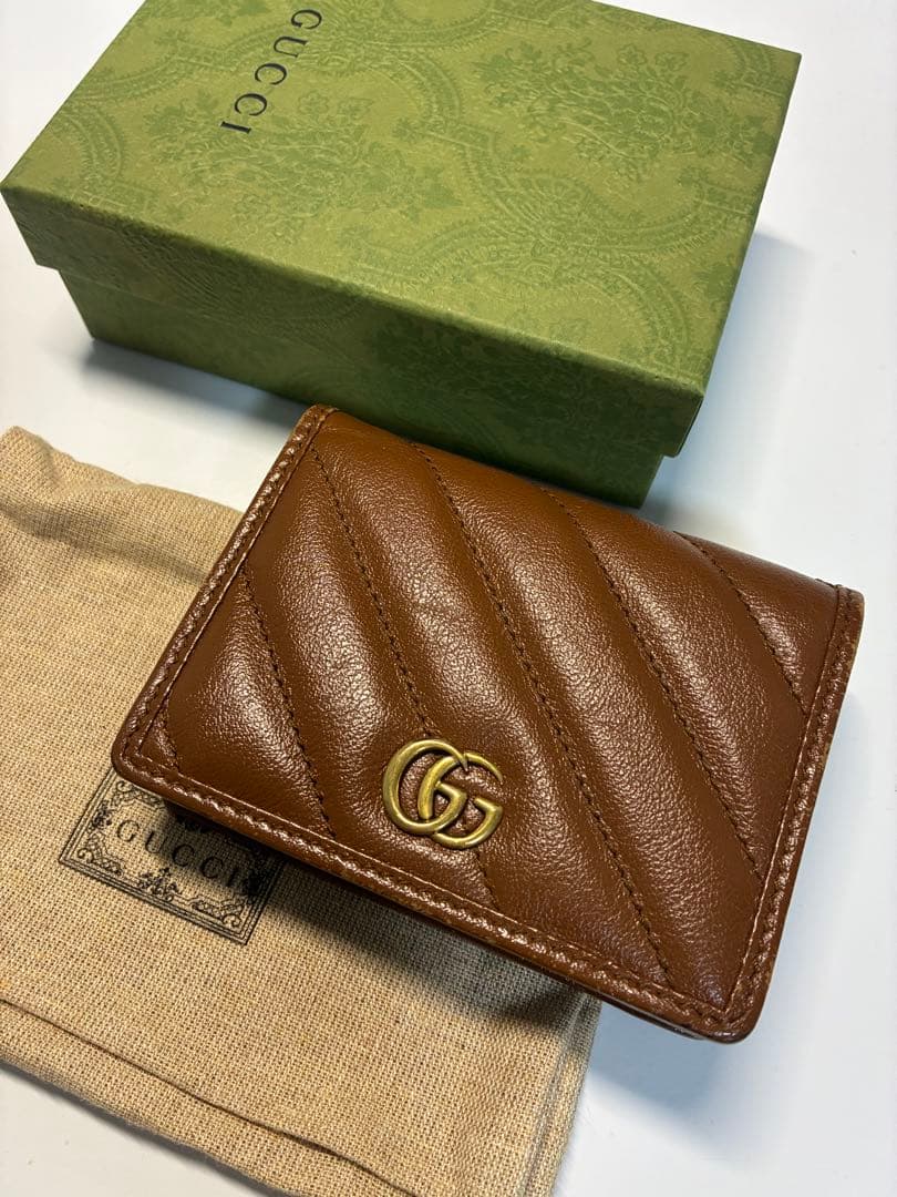 グッチ　マーモント　スモールウォレット　コンパクト財布　GUCCI