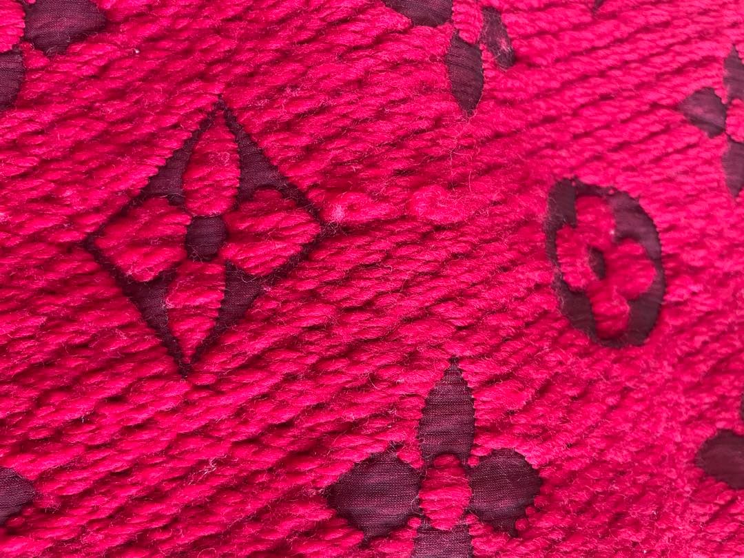 LOUIS VUITTON レッド マフラー　ヴェルニ