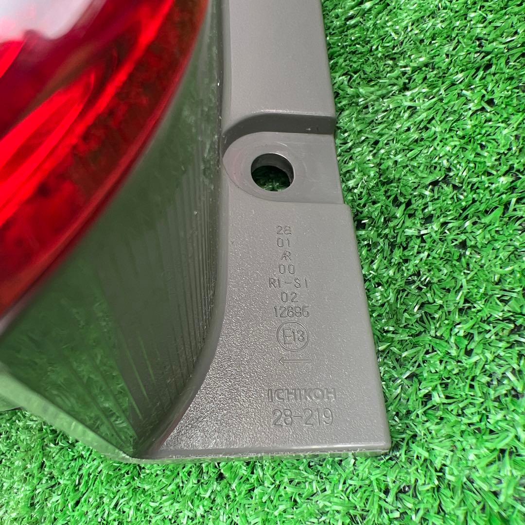 トヨタ純正★ノア ZRR70  テールランプセット