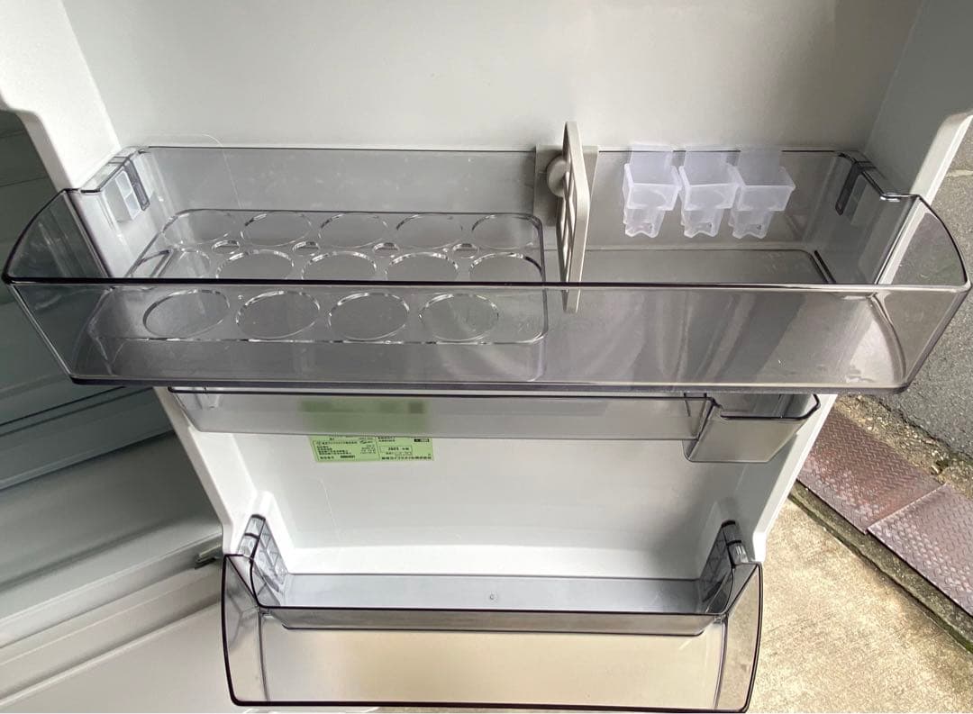 東芝　ノンフロン冷凍冷蔵庫　GR-U33SC (WU) 2023年製　326L