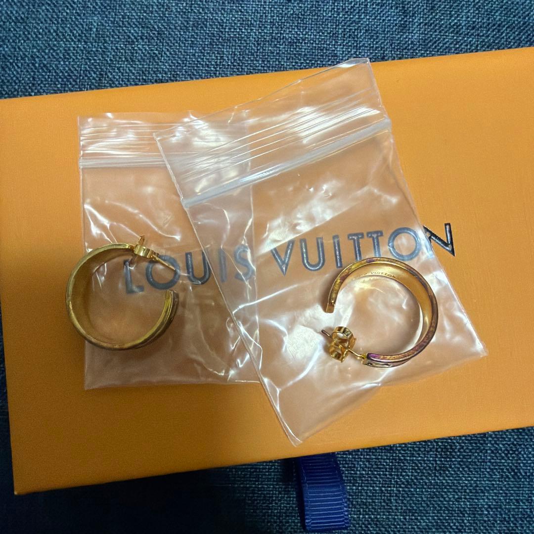 s*u様 ルイヴィトン ピアス