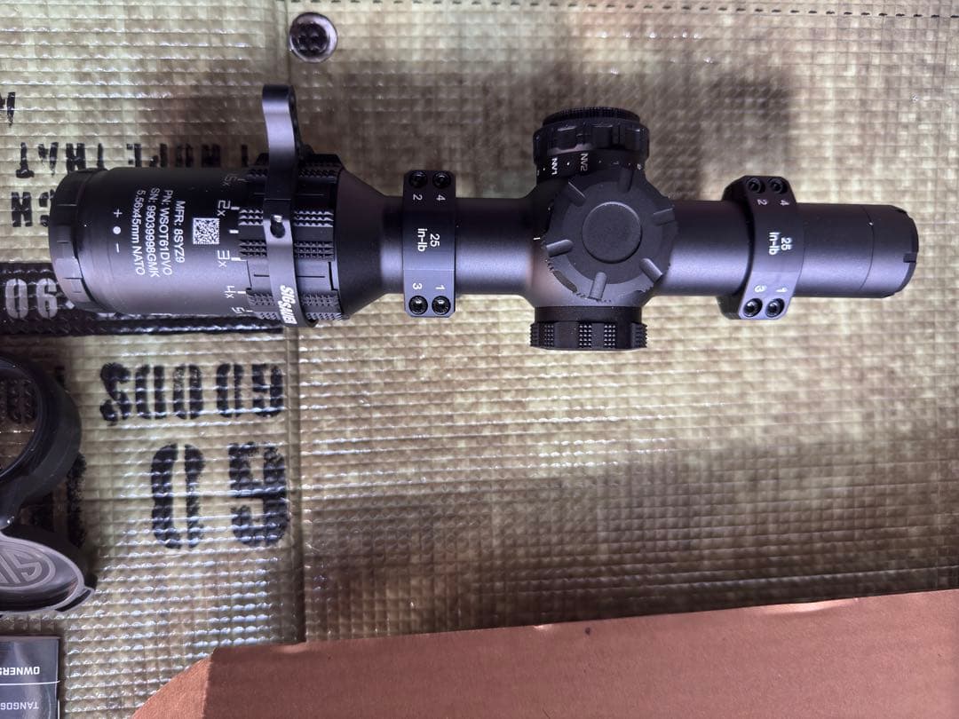 即納SIG SAUER TANGO6T スコープ　サバゲー　ドットサイト