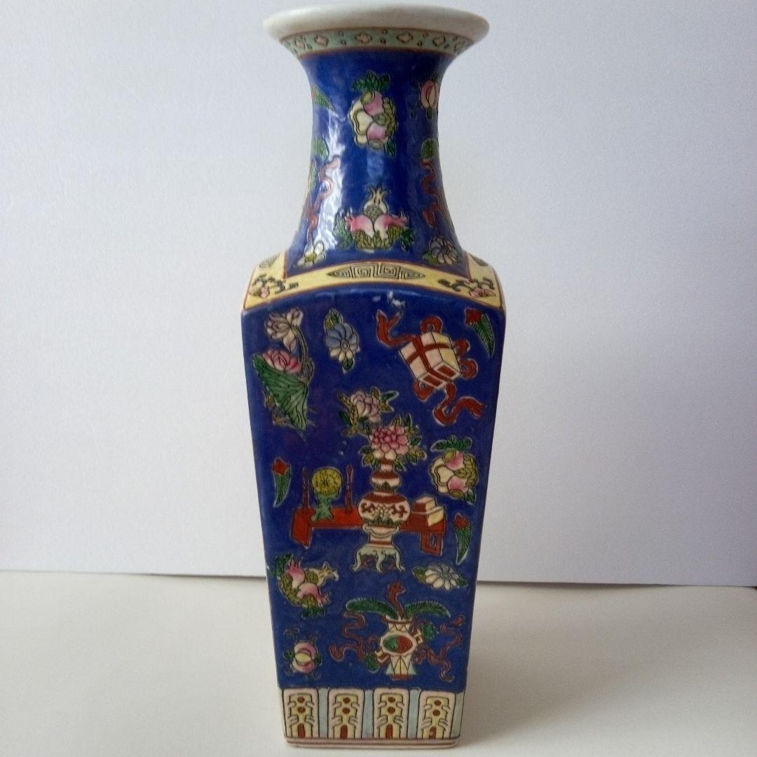 中国古玩　大清同治年製　唐人紋様　花瓶