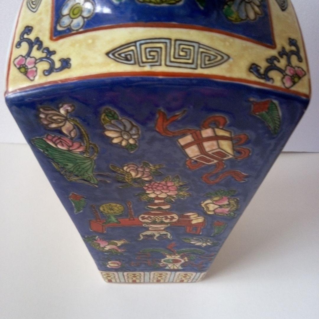 中国古玩　大清同治年製　唐人紋様　花瓶