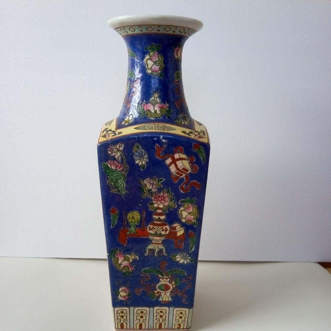 中国古玩　大清同治年製　唐人紋様　花瓶