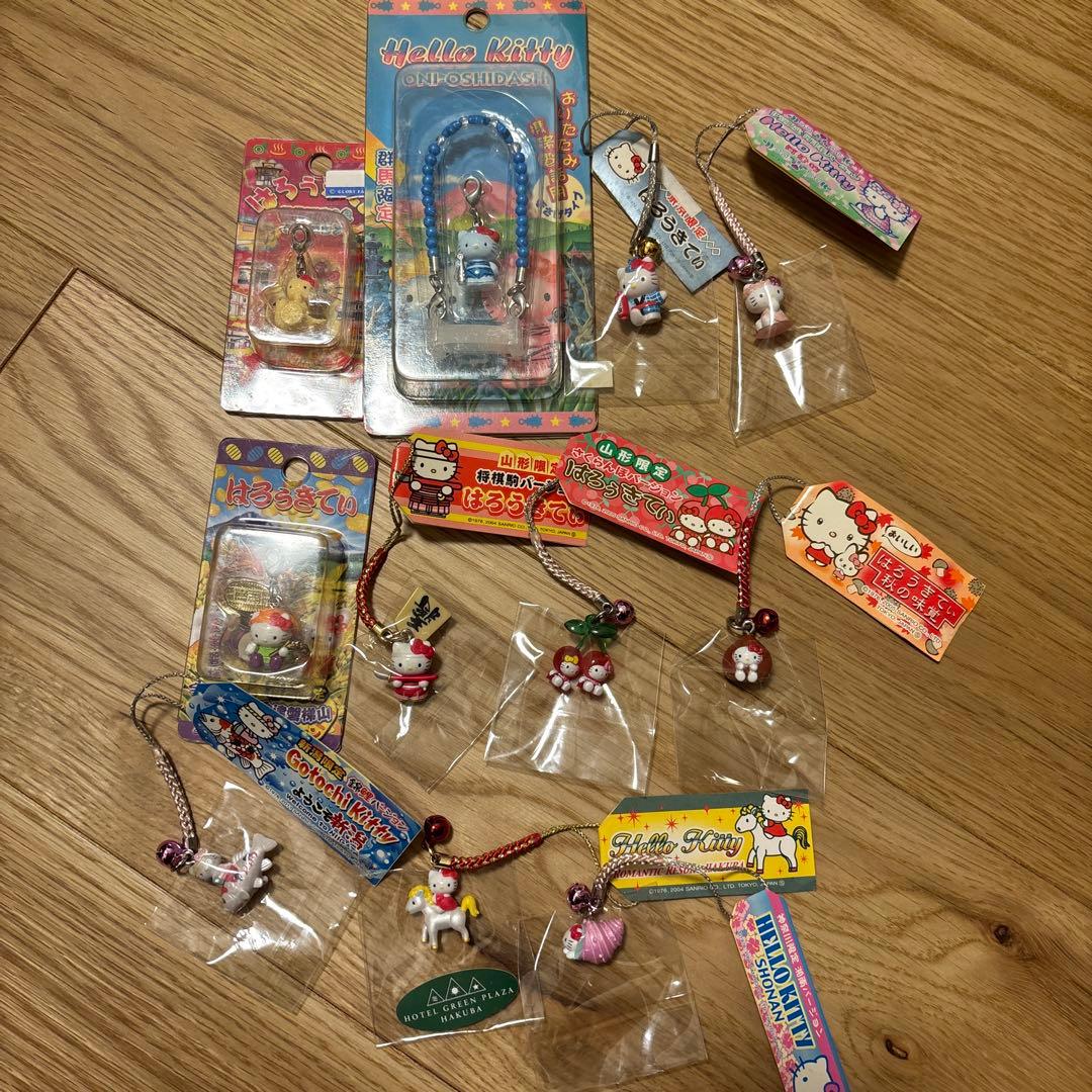 ご当地キティちゃん　64点