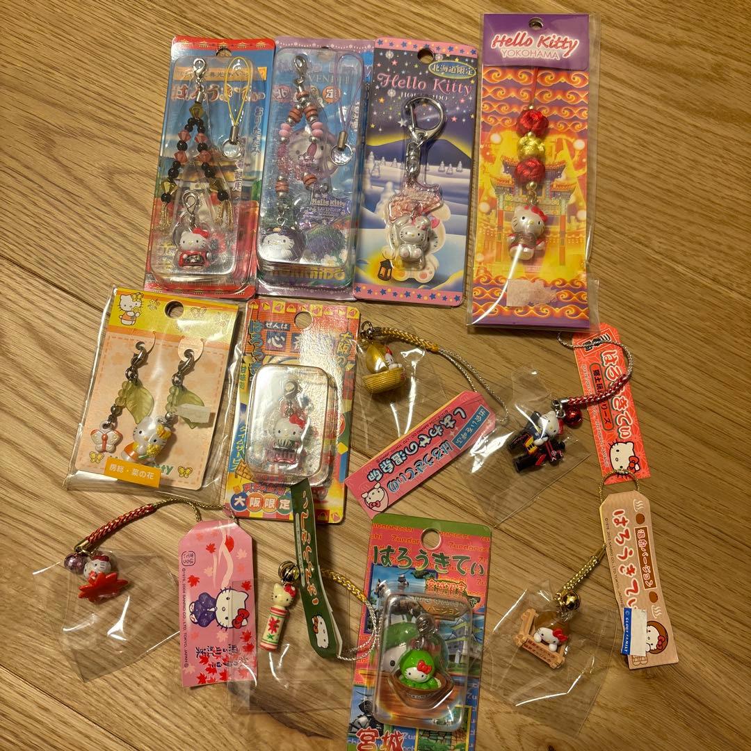 ご当地キティちゃん　64点