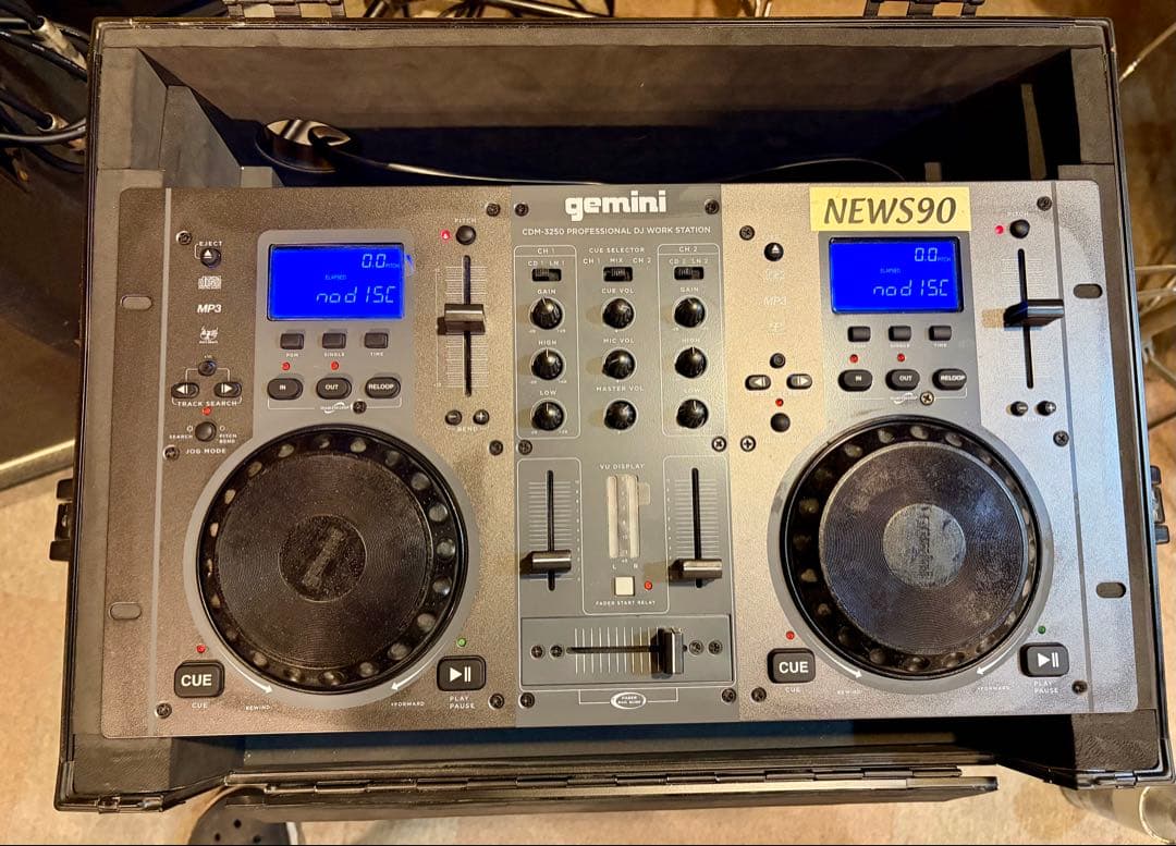 CDJプレーヤー CDM3250 専用ケース付き