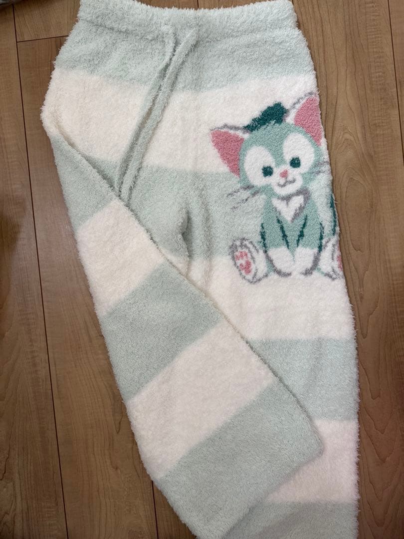 タイムセール15時半までです。ジェラトーニ ディズニーシー限定 パンツだけ