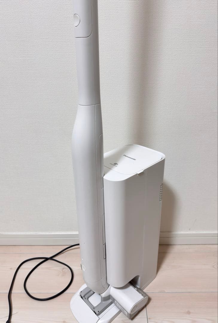 【値下げ】Panasonicコードレス スティック掃除機本体 MC-NS10K