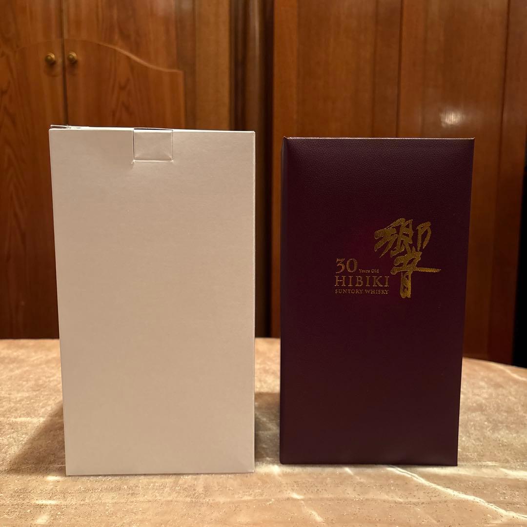 【響30年 】ウイスキー専用ボックス付【空瓶】(白箱付き)
