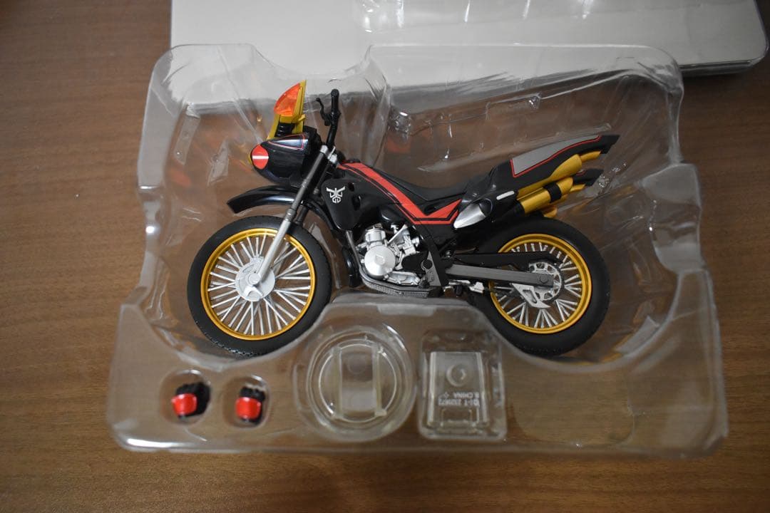 く*)様 S.H.Figuarts ビートチェイサー2000 仮面ライダークウガ