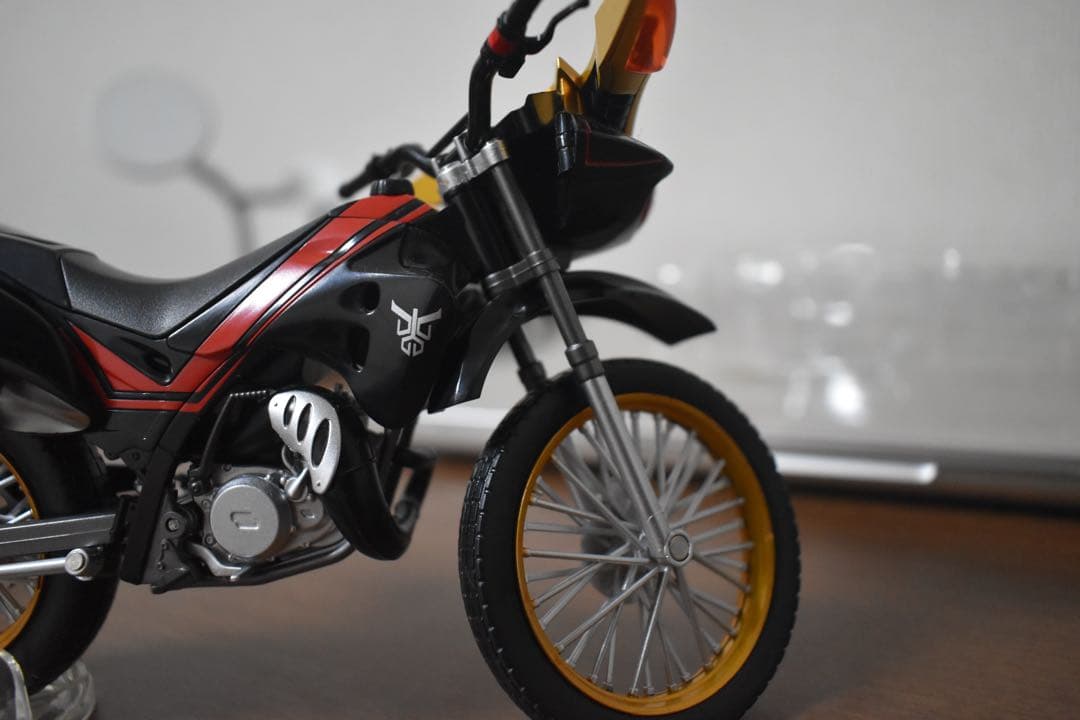 く*)様 S.H.Figuarts ビートチェイサー2000 仮面ライダークウガ