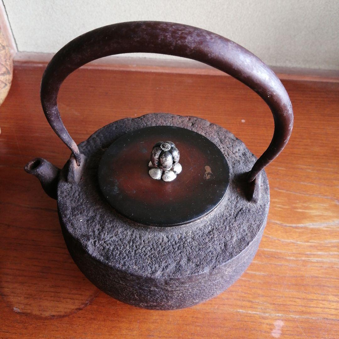 鉄瓶。松下電器創業３５周年記念品。銀摘独楽形鉄瓶。
