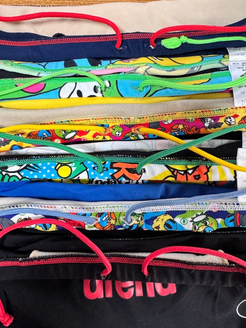 arenaの競泳練習水着とキャップとTシャツとアクセサリーのセット