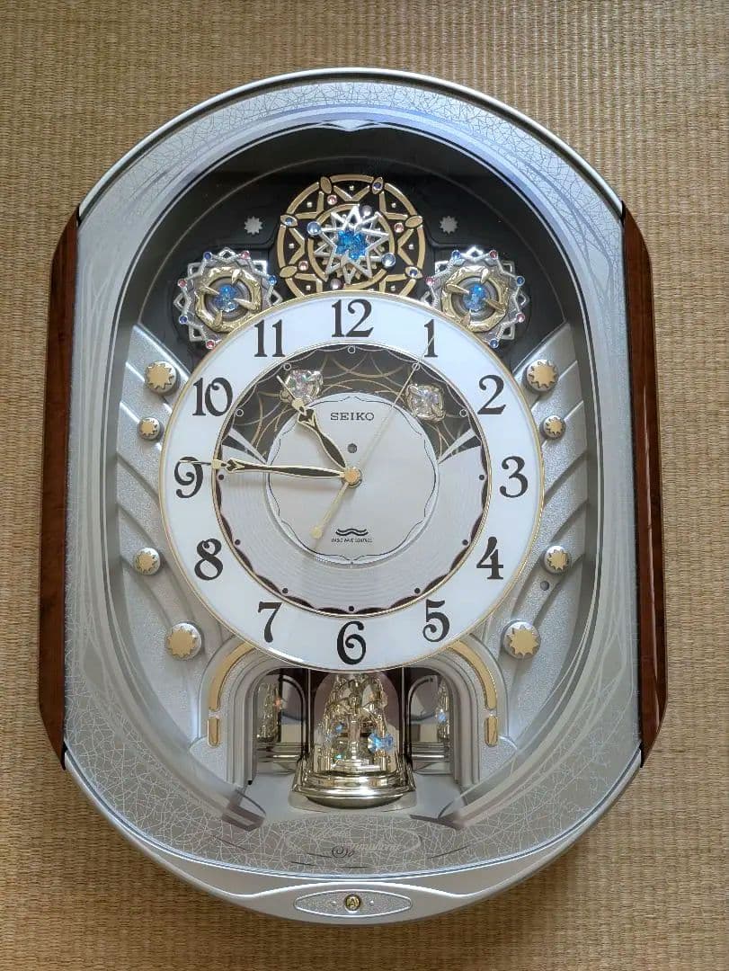 【美品】SEIKO 電波掛時計 クリスタル装飾