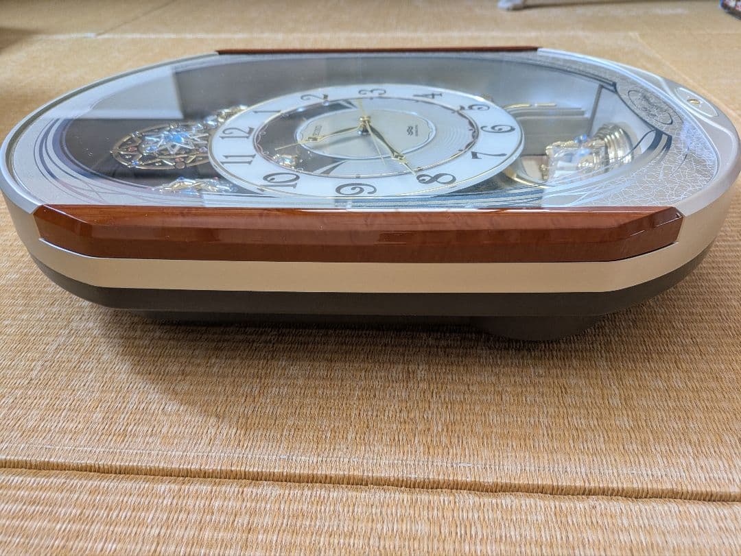 【美品】SEIKO 電波掛時計 クリスタル装飾