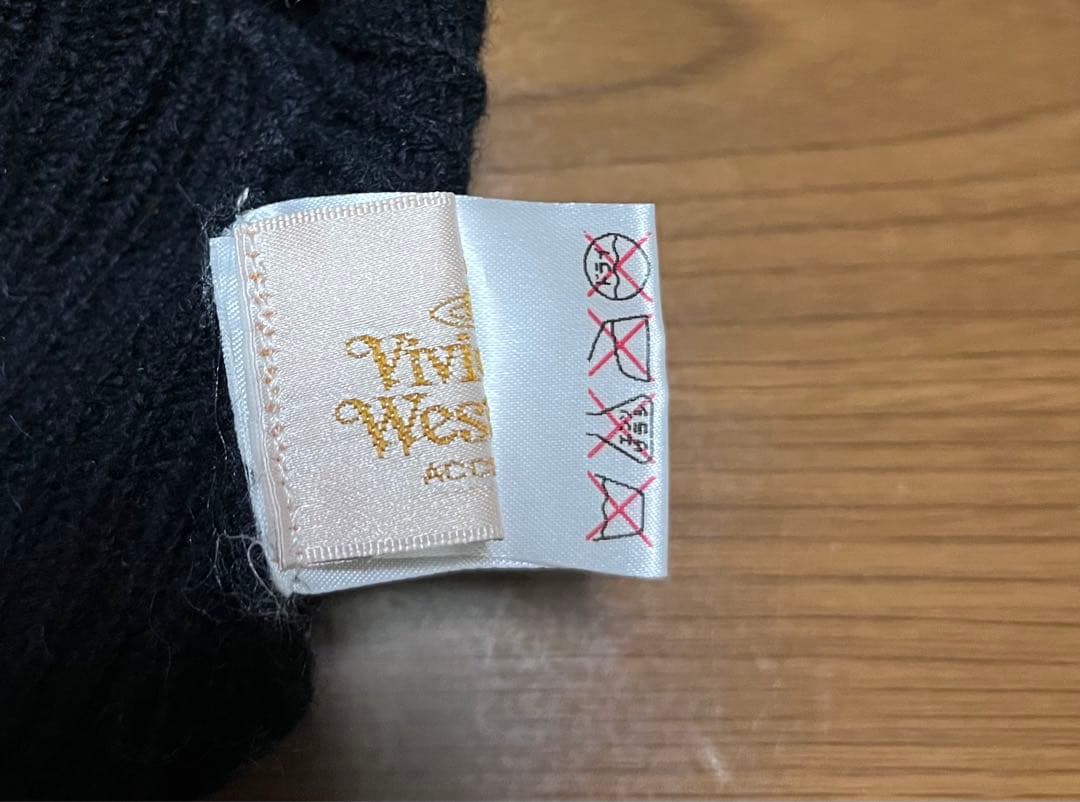 Vivienne Westwood(ヴィヴィアンウエストウッド耳当て付きニット帽