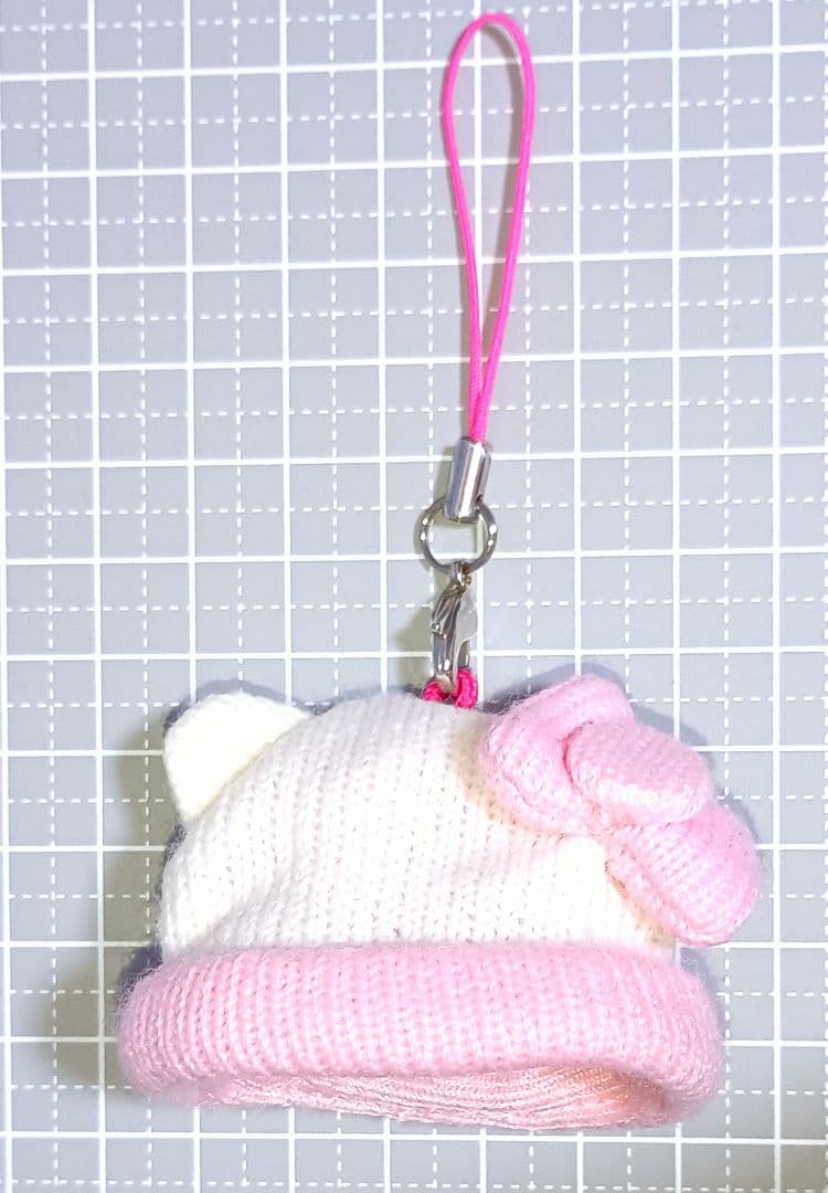 USJ　日本限定　レトロ　ハローキティ　耳付き帽子　ストラップ　ミニ　ニット