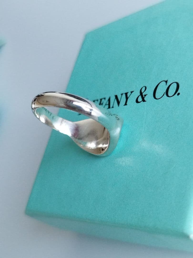 TIFFANY & Co. リターン トゥ オーバル リング 約8.5号