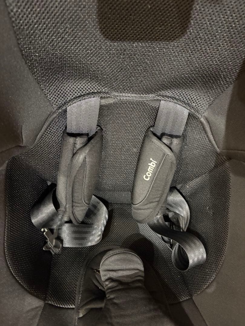 Combi 回転式チャイルドシート ブラック