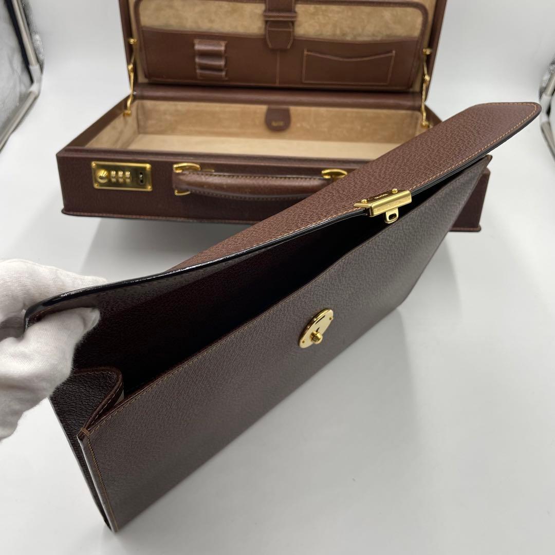 超美品　GUCCI ダイヤルロック　アタッシュケース　セカンドバッグ付