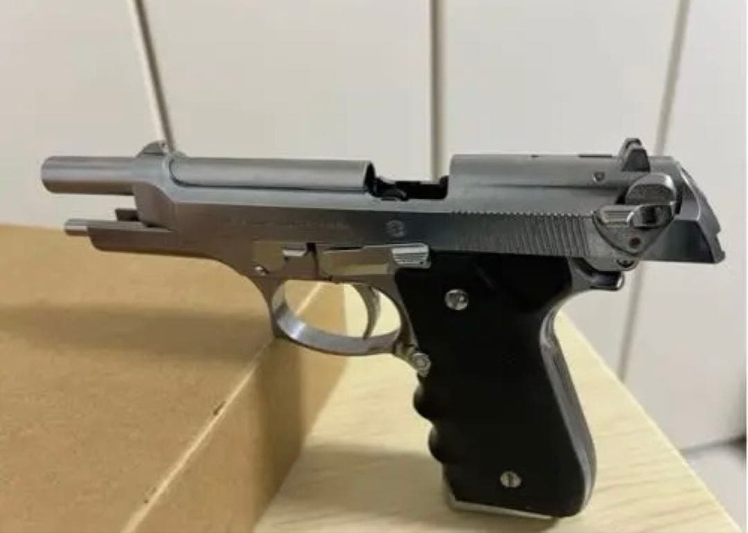 ブラックフライデー限定値引き東京マルイ　ベレッタ M92F シルバー　ガスガン