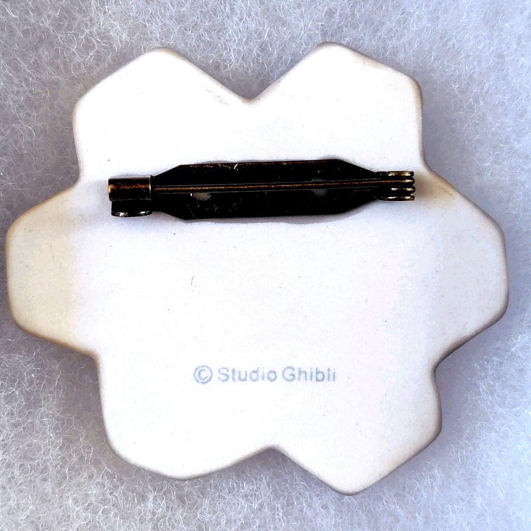 【送料無料】ジブリパーク ジブリの大倉庫限定 タイル柄　クロスケ　ブローチ