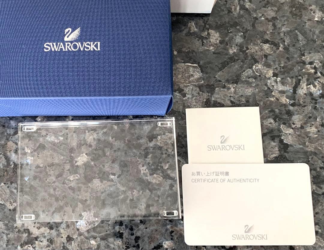 スワロフスキー　美女と野獣　マジックローズ＋台座