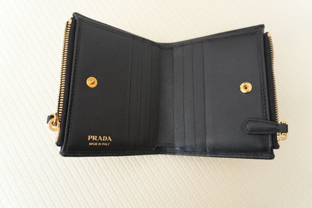 PRADA サフィアーノ ブラック 二つ折り財布