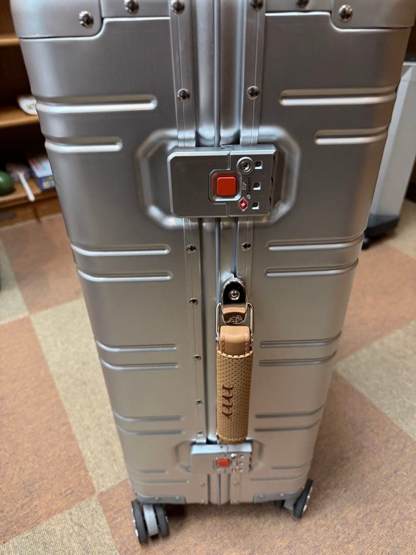 muta ムータマリン　シルバーアルミニウムキャリーケース 60サイズ TSA