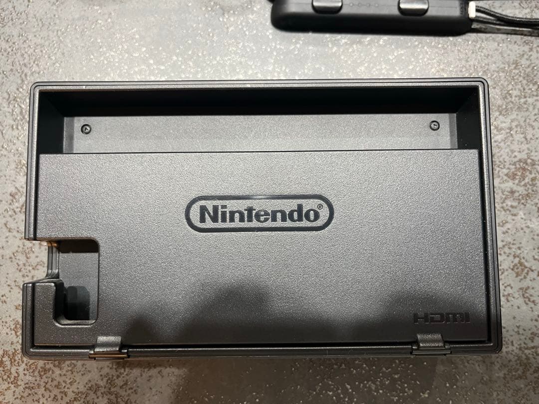 Nintendo Switch 本体 青と赤のJoy-Con付き