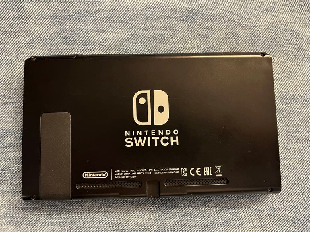 Nintendo Switch 本体 青と赤のJoy-Con付き