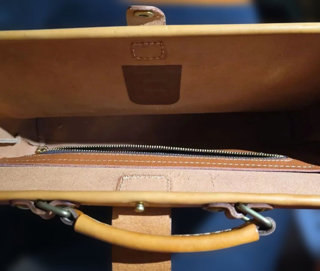 HERZ ヘルツ⭐ソフトダレスバッグ 本革 キャメル 鍵付き