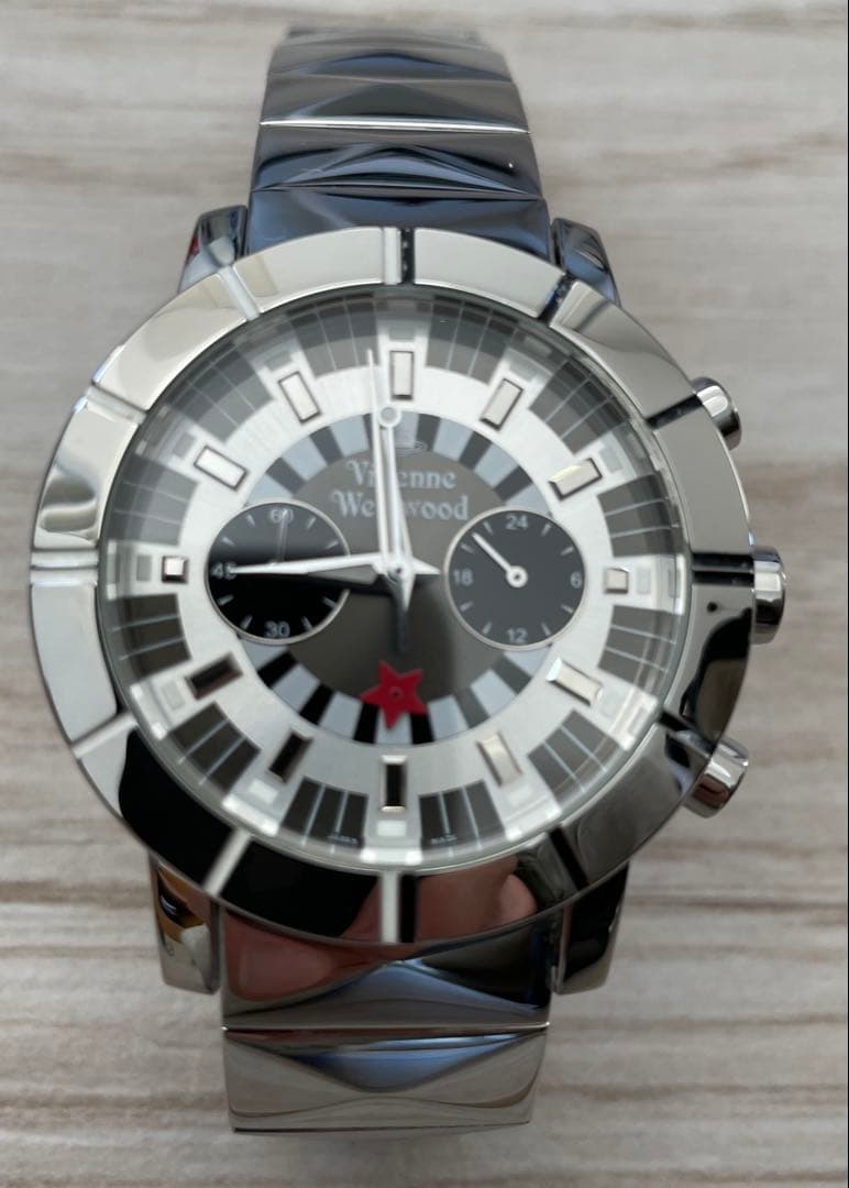 Vivienne Westwood VW-2049 シルバー腕時計