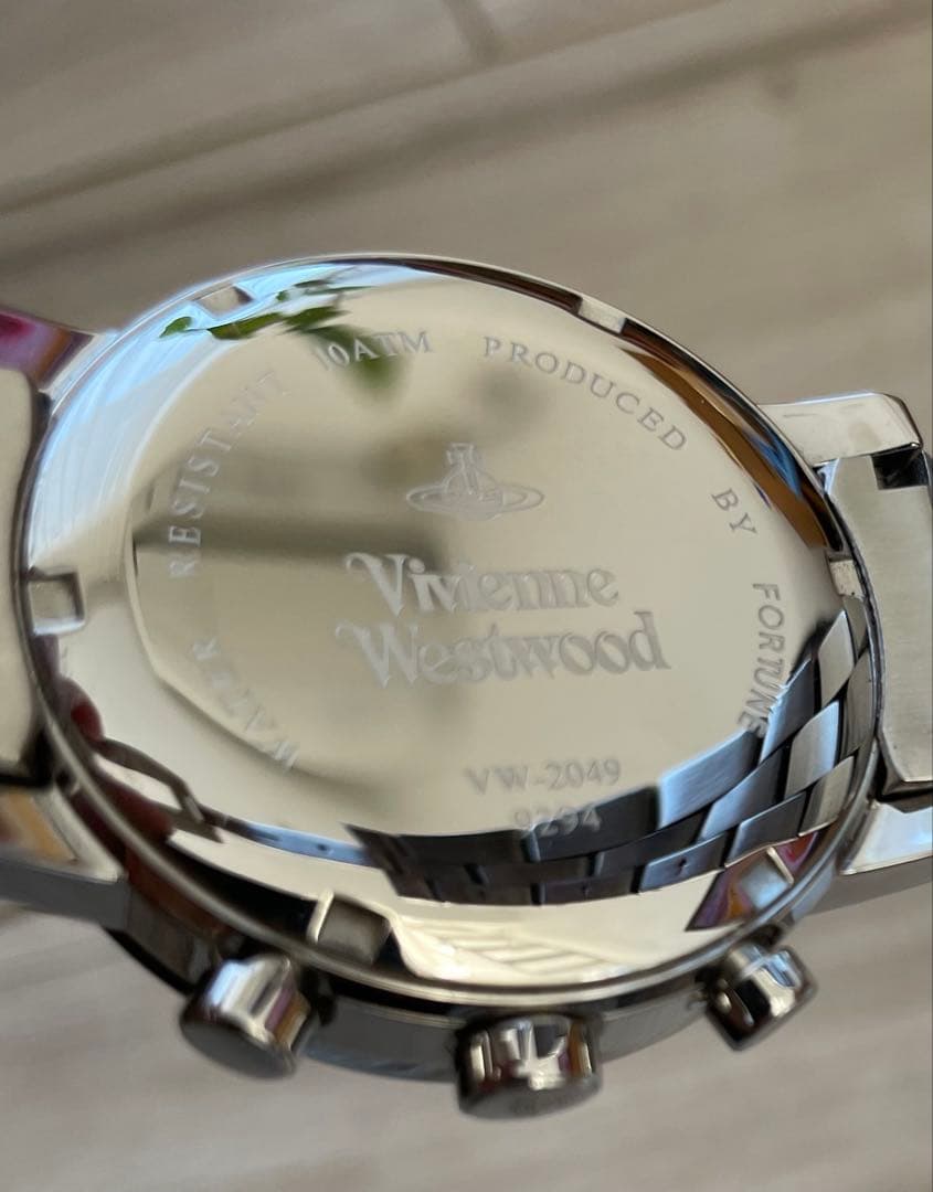 Vivienne Westwood VW-2049 シルバー腕時計