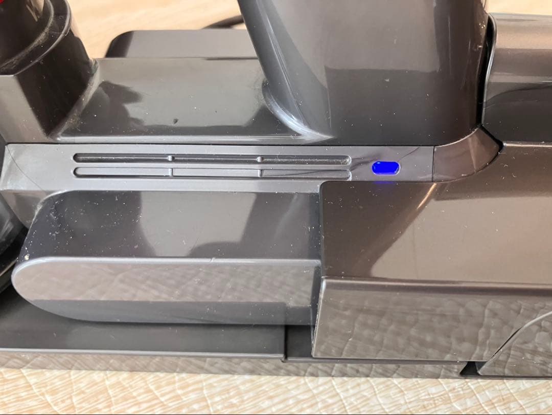 美品　DYSON ダイソン　V6 コードレスクリーナー